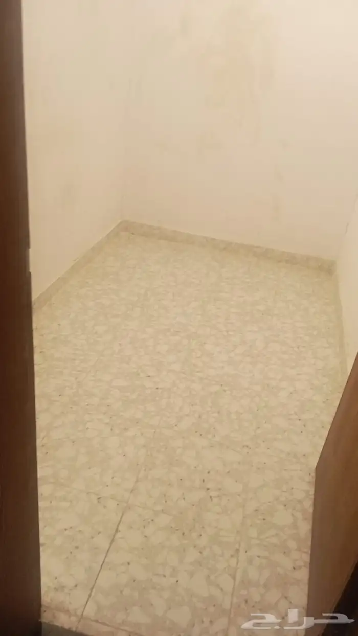 عرفة حارس او سائق للإيجار 1