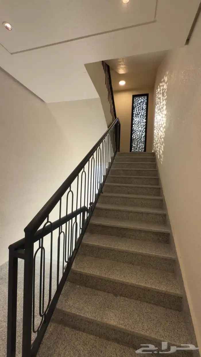 للبيع شقق وفلل 11