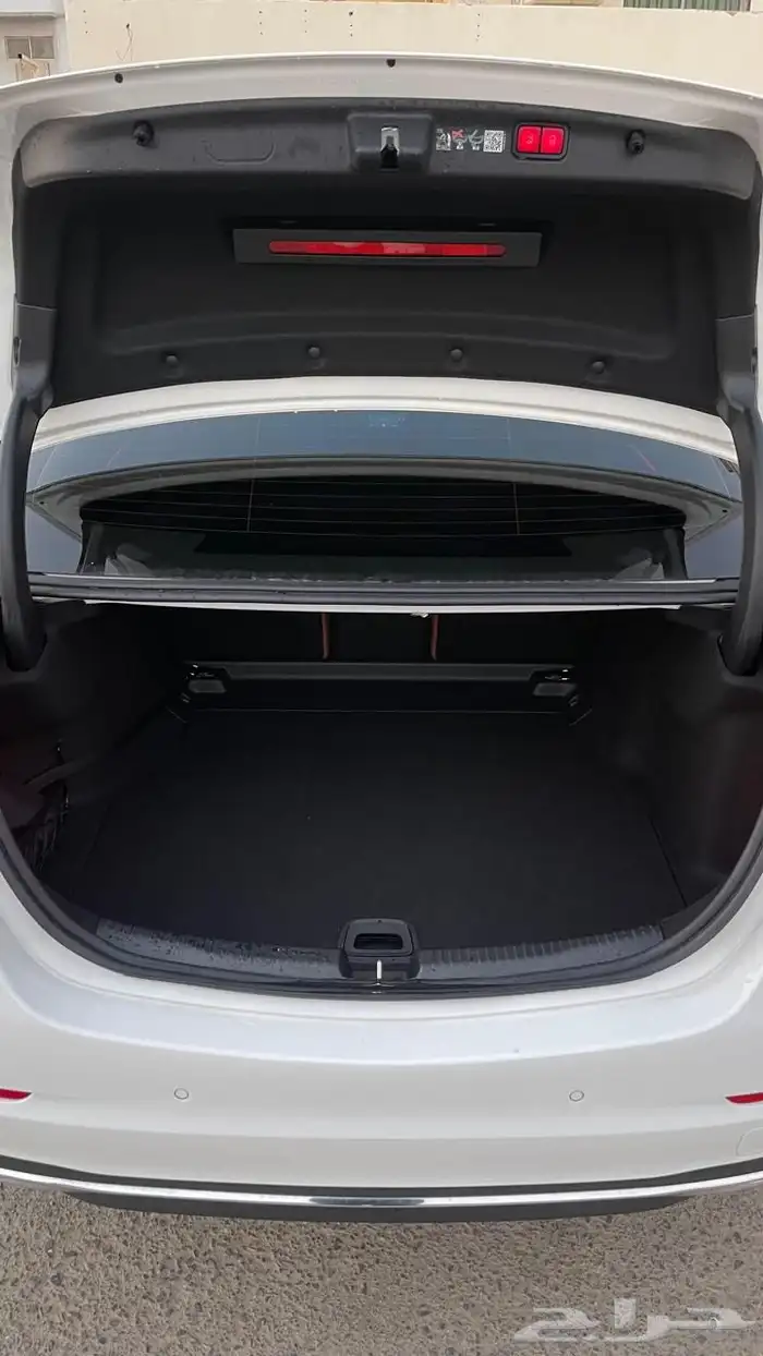 للبيع مرسيدس C300 موديل 2024 34