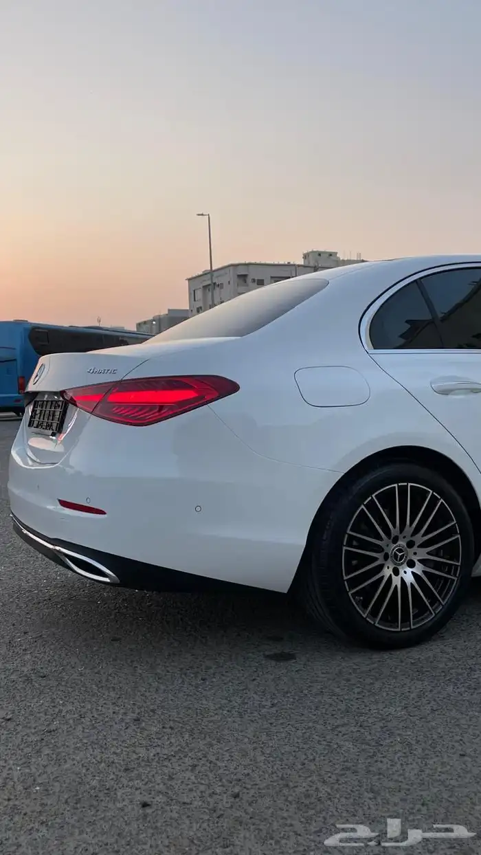 للبيع مرسيدس C300 موديل 2024 15