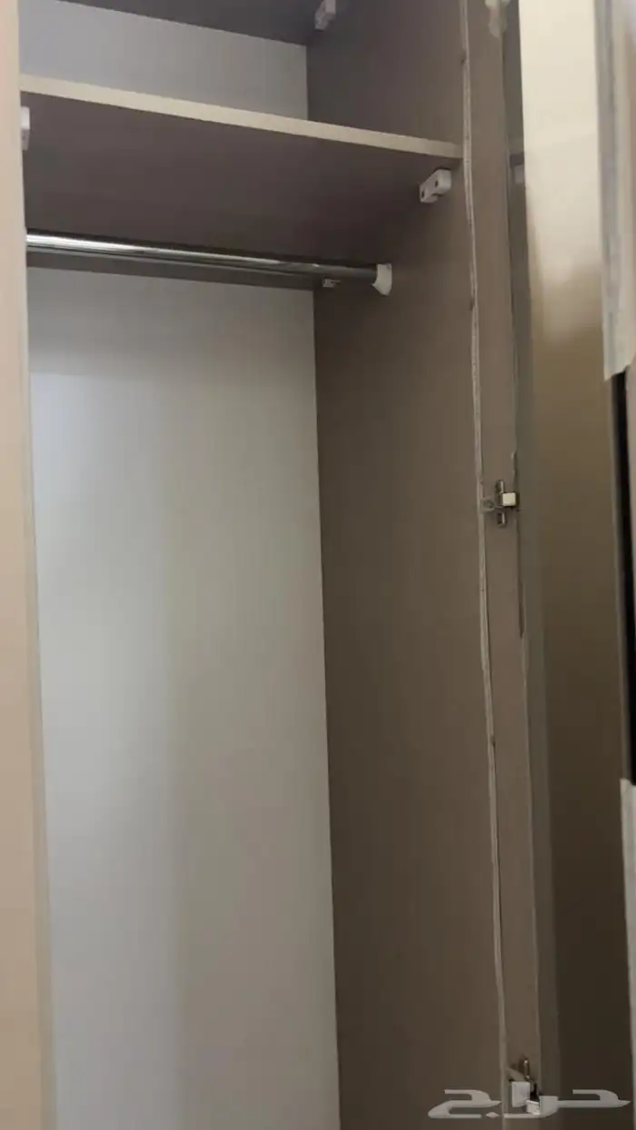 دولاب استخدام نظيف جدا 3