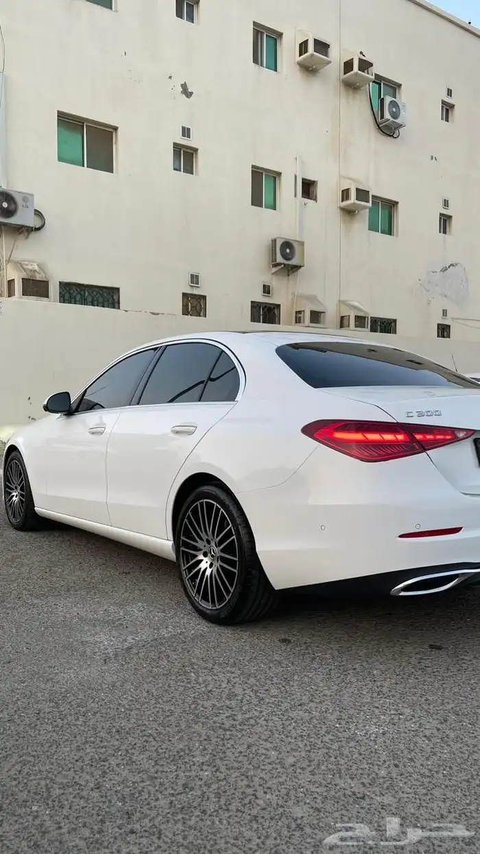 للبيع مرسيدس C300 موديل 2024 33