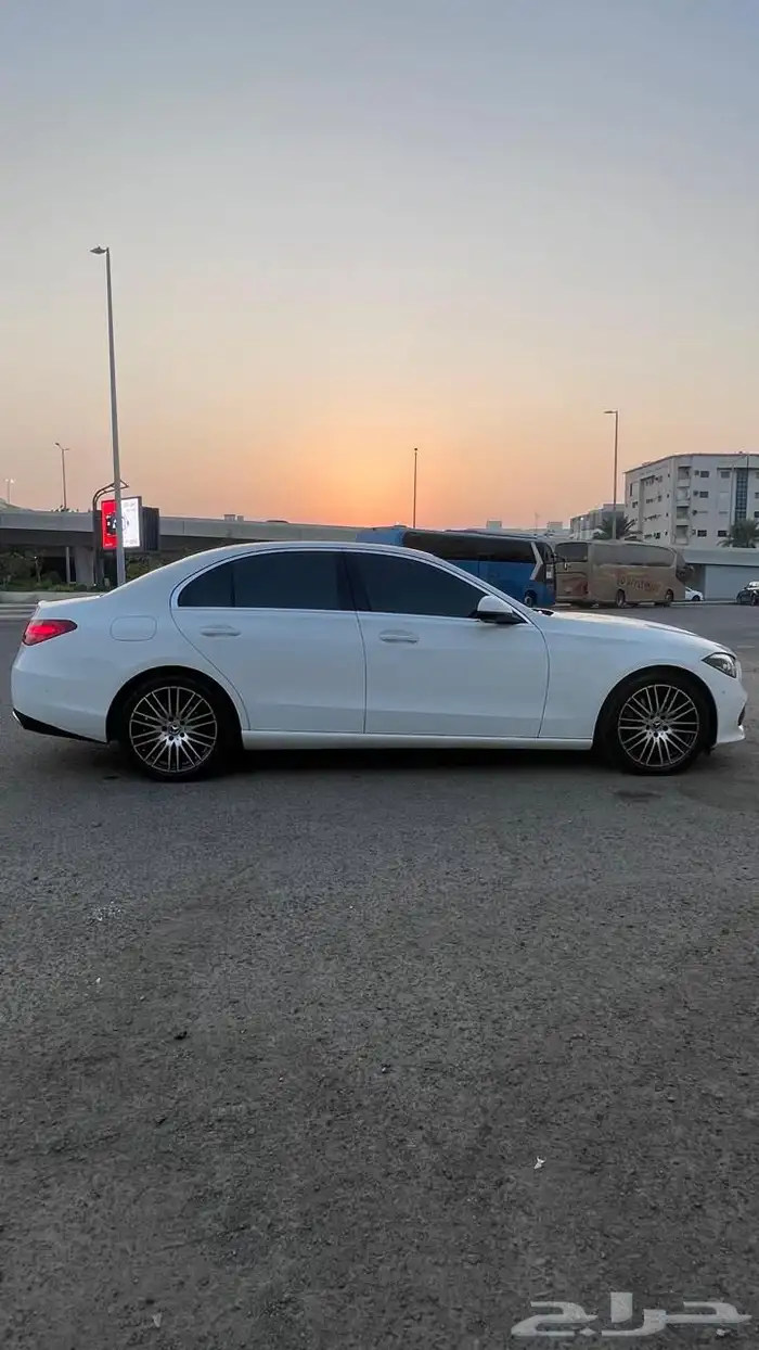 للبيع مرسيدس C300 موديل 2024 3