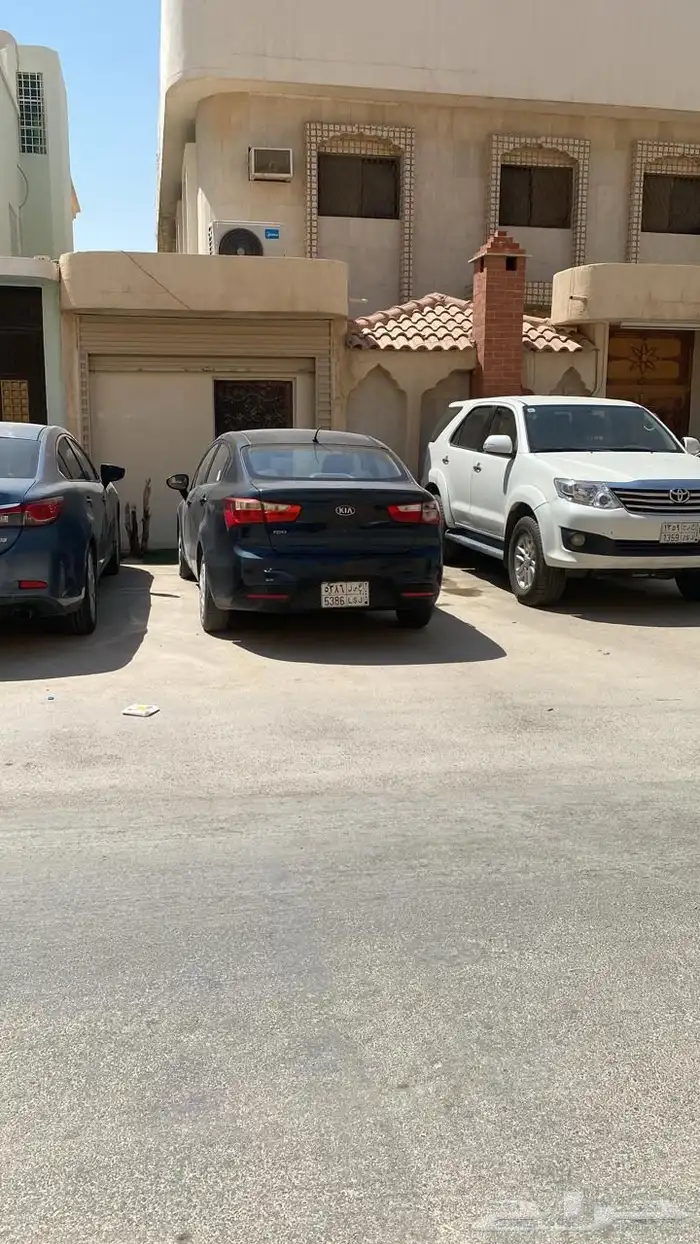 فله بحي العقيق 0