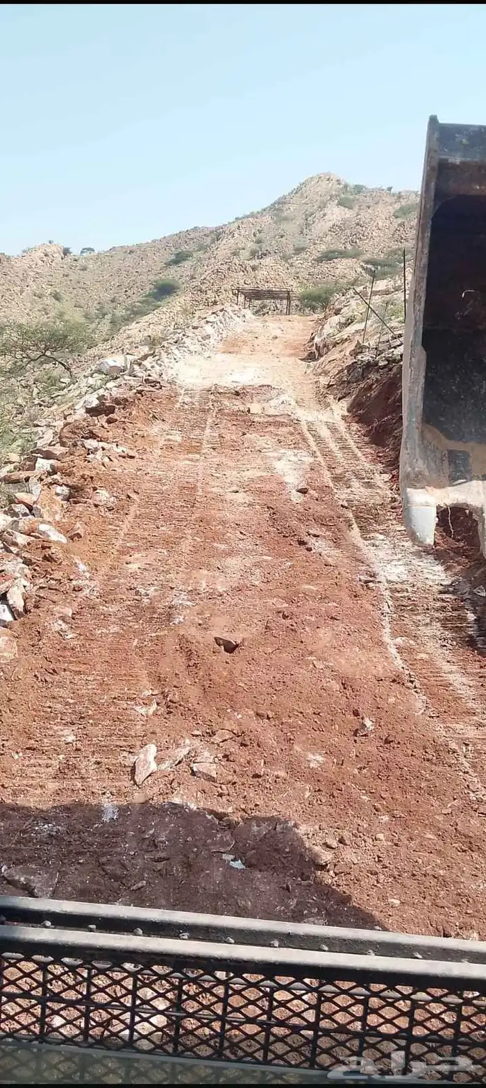 بوكلين لبناء الحجر وقص الاراضي وهدم العمائر القديمه 1