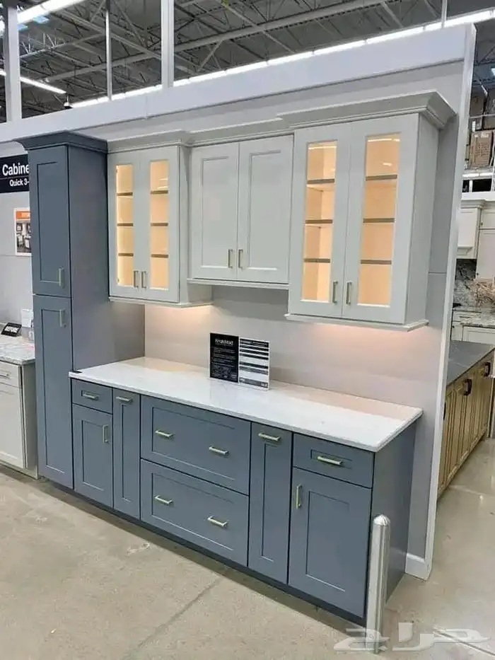 متخصصين فى جميع انواع صيانات الابواب ودهانات الاخشاب والحديد 3