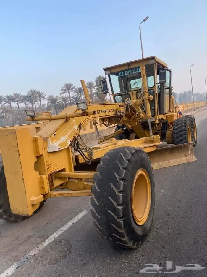 يوجد لدينا جميع المعدات الثقيله. 6