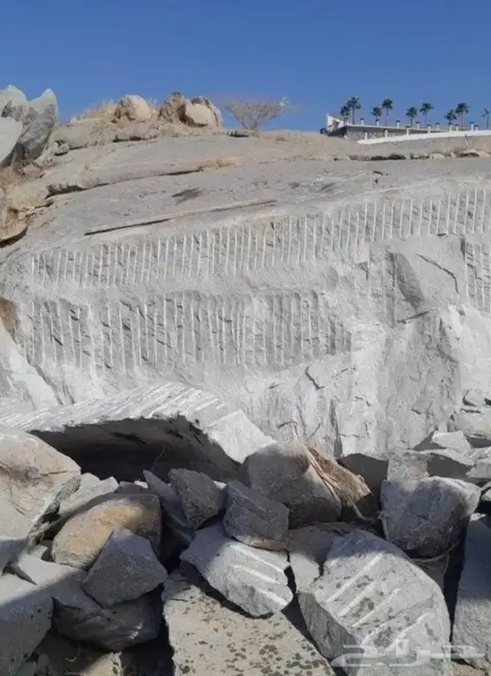 بوكلين للايجارحفر الاراضي وهدم العماير والبيوت الشعبي وتخريم 13