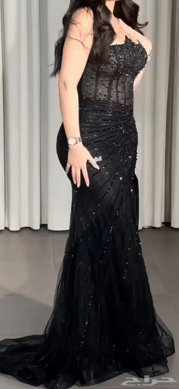فستان اسود فخم 2
