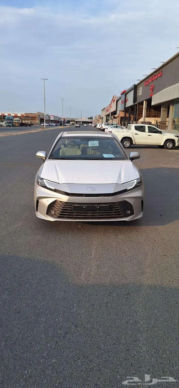 تويوتا كامرى LE بنزين موديل 2025 فضي 0