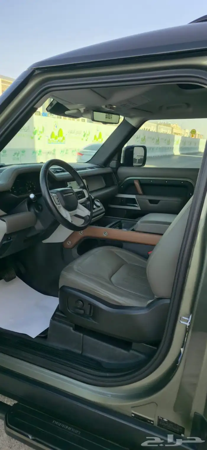 رنج روفر ديفندر 90 HSE مديل 2021 6 سلندر 13