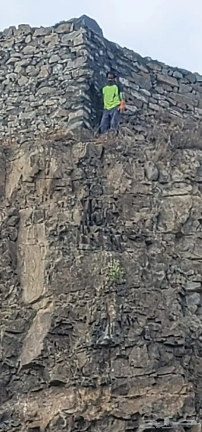 بناي حجر بدون مواد او مع المواد 6