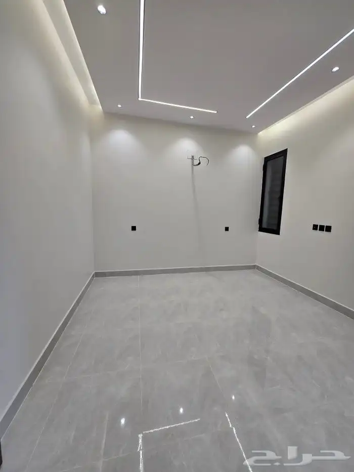 للبيع متبقي شقه ارضي6غرف بحوش ومدخل سياره 520 ألف باحد رفيده 9