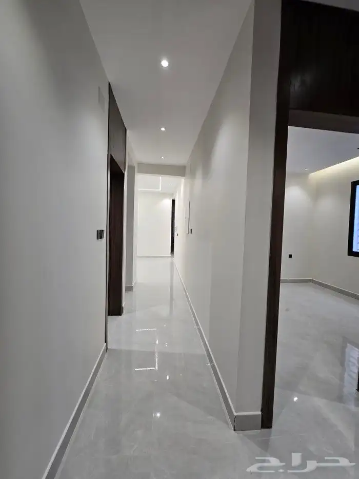 للبيع متبقي شقه ارضي6غرف بحوش ومدخل سياره 520 ألف باحد رفيده 22