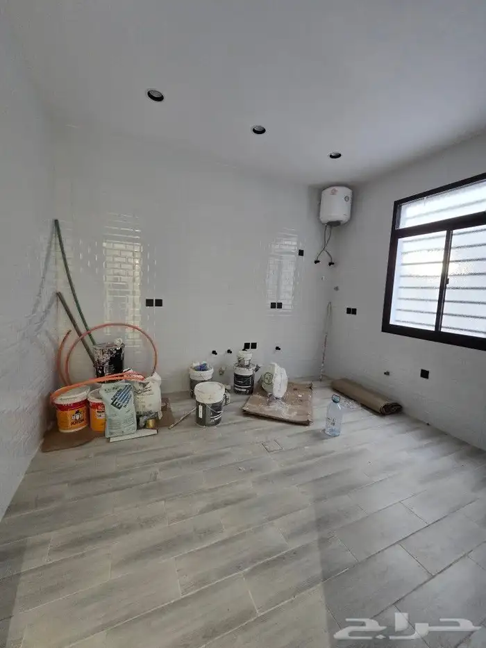 للبيع متبقي شقه ارضي6غرف بحوش ومدخل سياره 520 ألف باحد رفيده 12