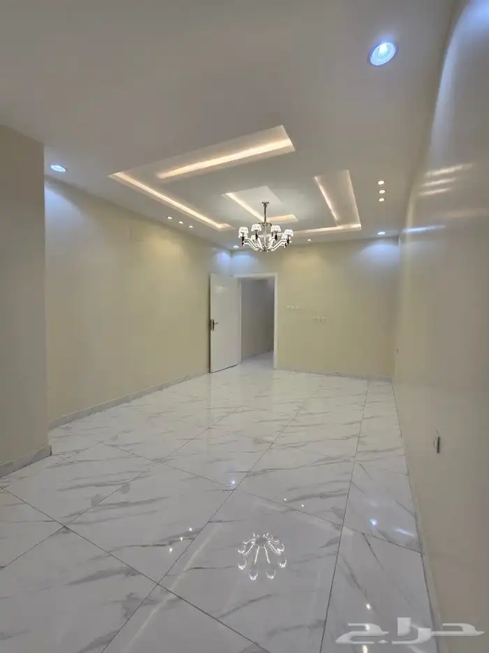 للبيع روف علوى مع ملحق مدخل مستقل620 ألف خلف مستشفى الألماني 11