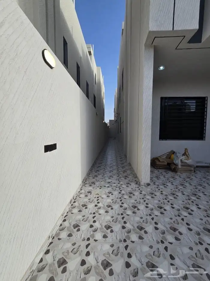 للبيع متبقي شقه ارضي6غرف بحوش ومدخل سياره 520 ألف باحد رفيده 4