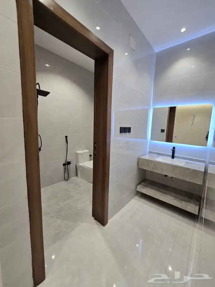 للبيع متبقي شقه ارضي6غرف بحوش ومدخل سياره 520 ألف باحد رفيده 21