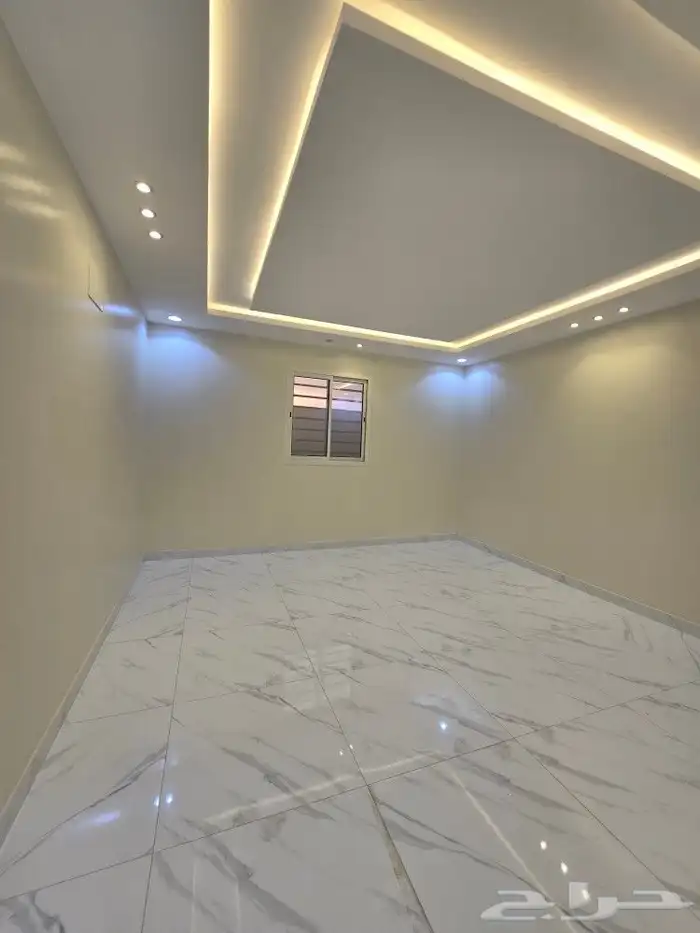 للبيع روف علوى مع ملحق مدخل مستقل620 ألف خلف مستشفى الألماني 22