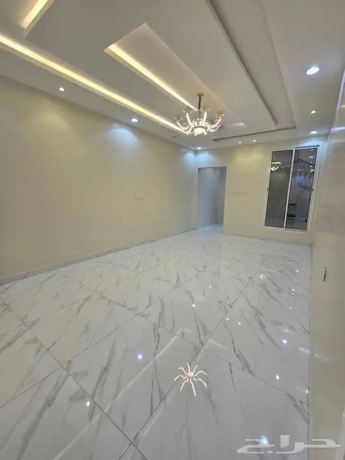 للبيع روف علوى مع ملحق مدخل مستقل620 ألف خلف مستشفى الألماني 23