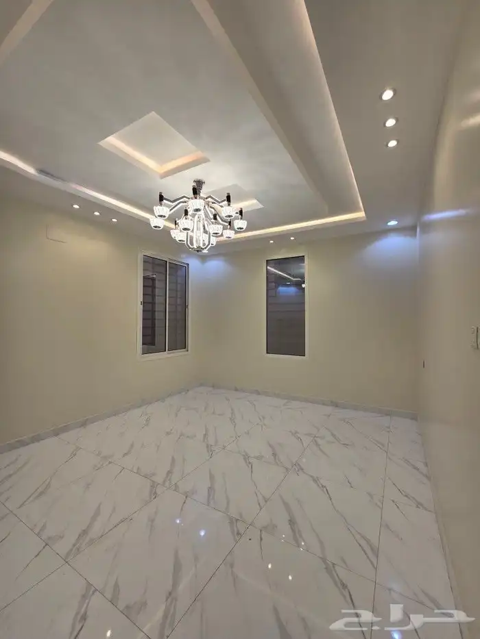 للبيع روف علوى مع ملحق مدخل مستقل620 ألف خلف مستشفى الألماني 8