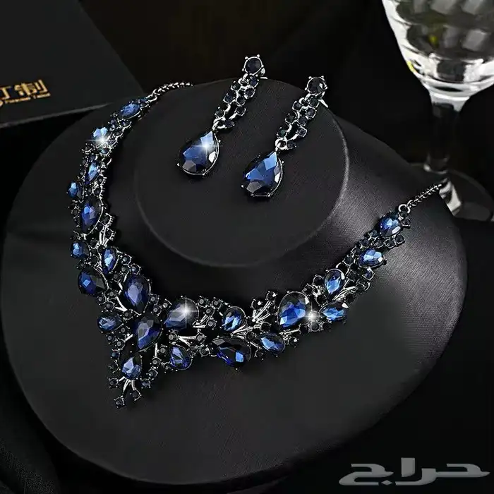 طقم سلسال وأقراط فاخرة 2