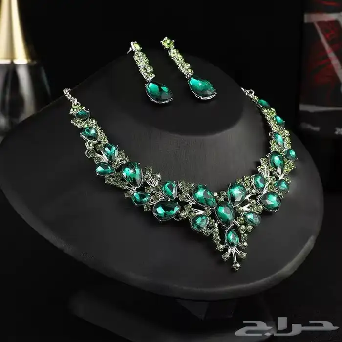 طقم سلسال وأقراط فاخرة 1