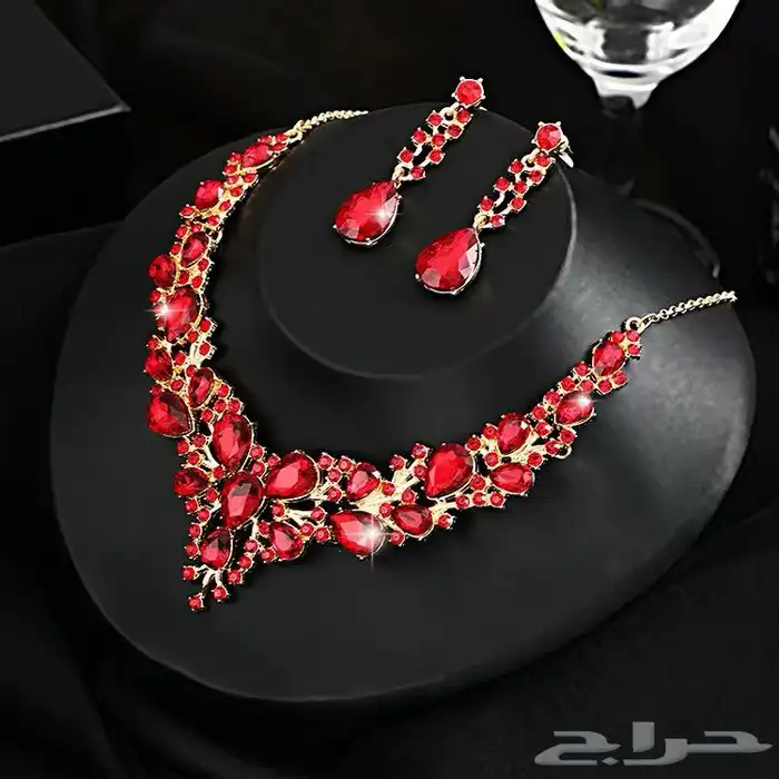 طقم سلسال وأقراط فاخرة 0