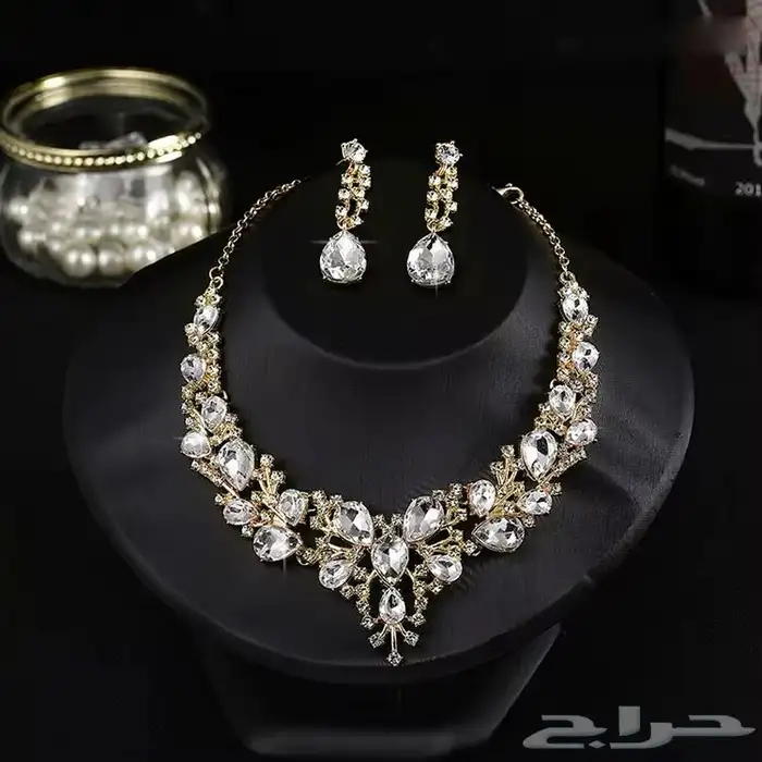 طقم سلسال وأقراط فاخرة 4