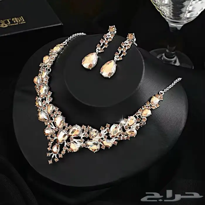 طقم سلسال وأقراط فاخرة 5