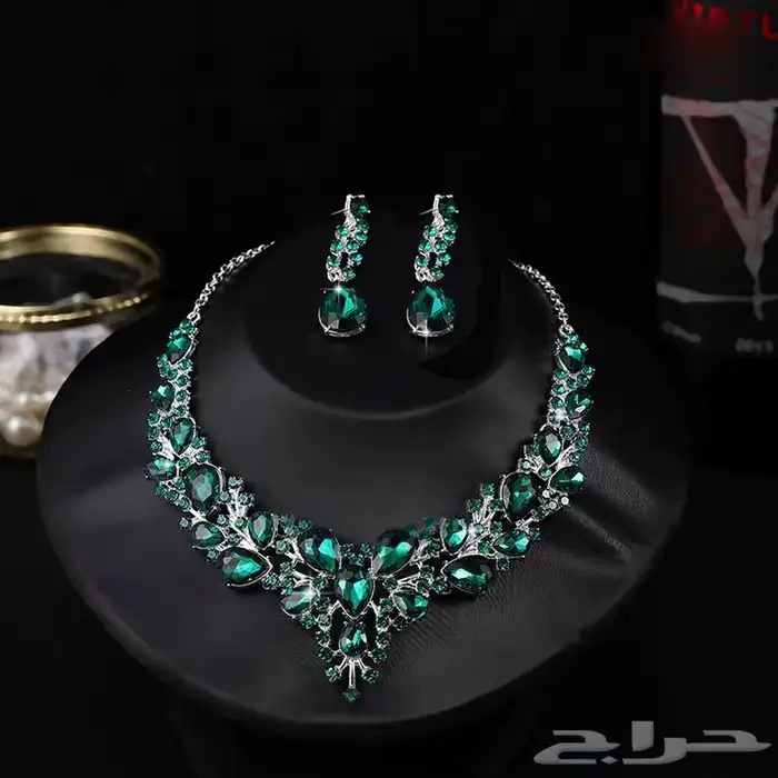 طقم سلسال وأقراط فاخرة 9