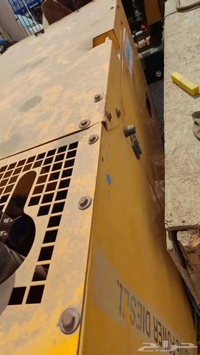 مولد كهرباء صينى نوع AKSA موديل 2008 معرض رواد 4