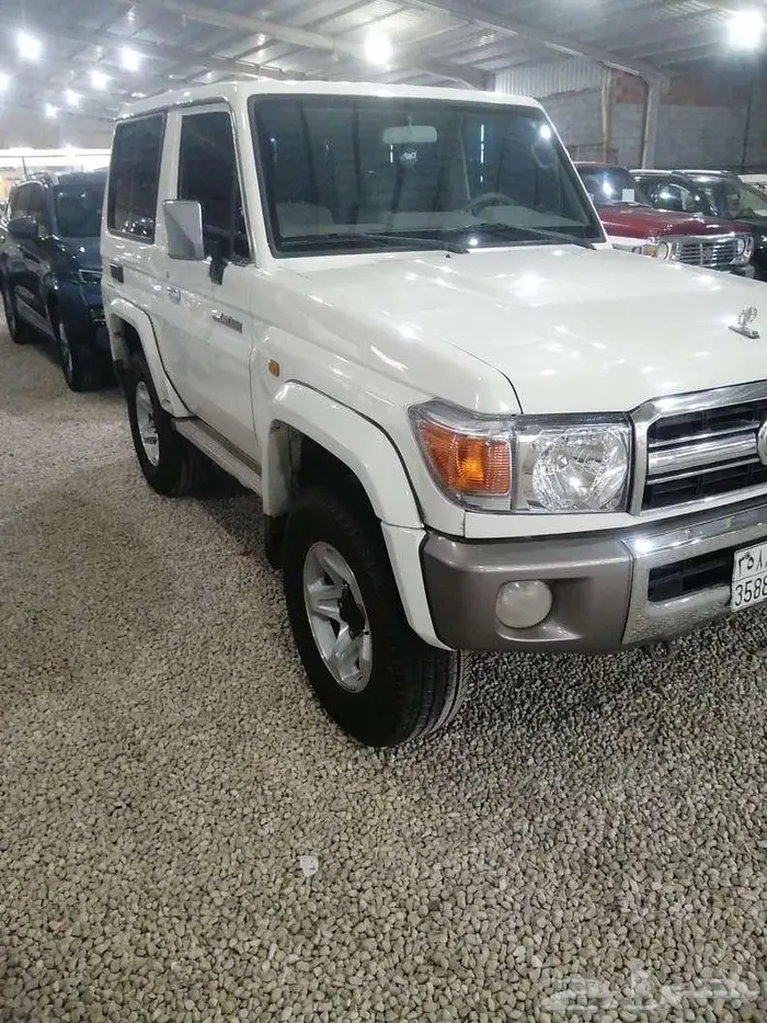 تويوتا ربع 2012 رفرف 1