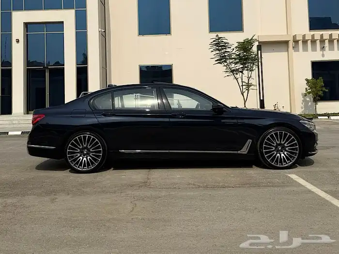 BMW 750li 4