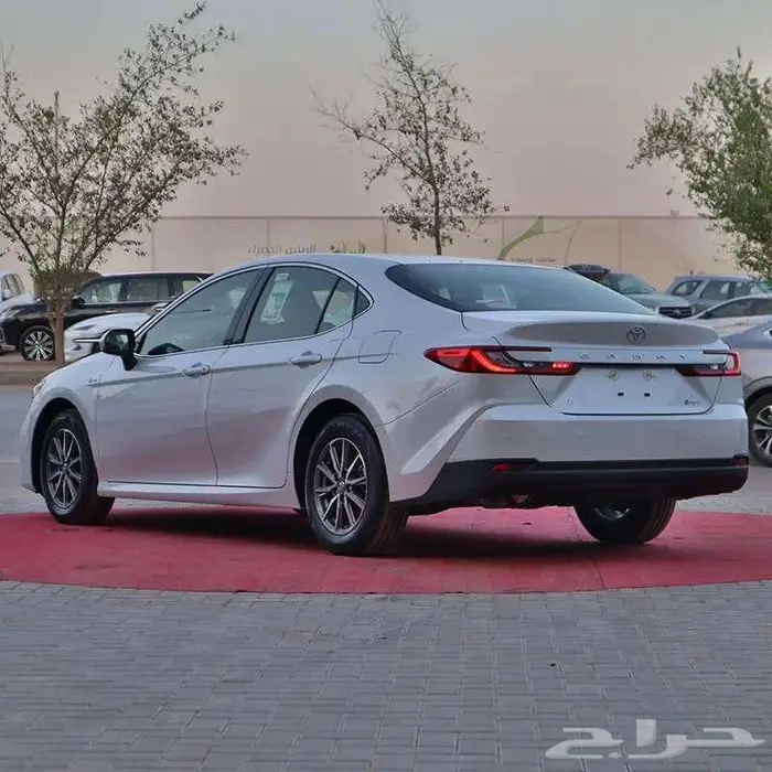تويوتا كامري E هايبرد 2025 مبيعات اقساط فقط 3