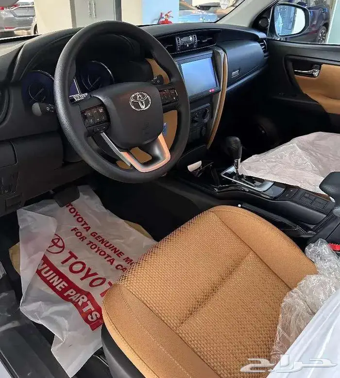 فورتشنر GX2 بنزين 4سلندر دفع ثنائي 2025 4