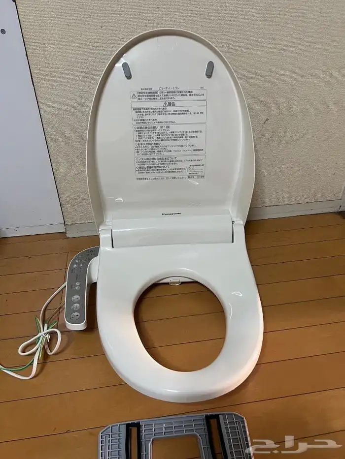 كرسي تواليت ذكي من اليابان 0