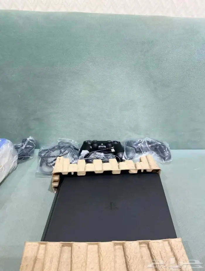 للبيع سوني فور جديد 2