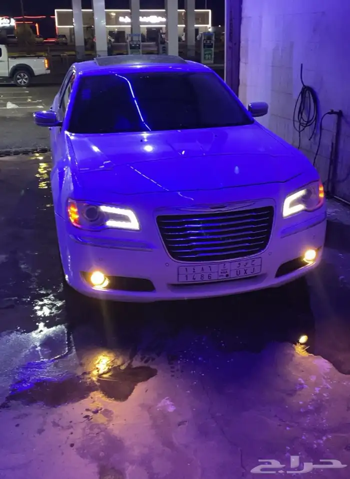 v8كرايزلر c300 فل كامل 15