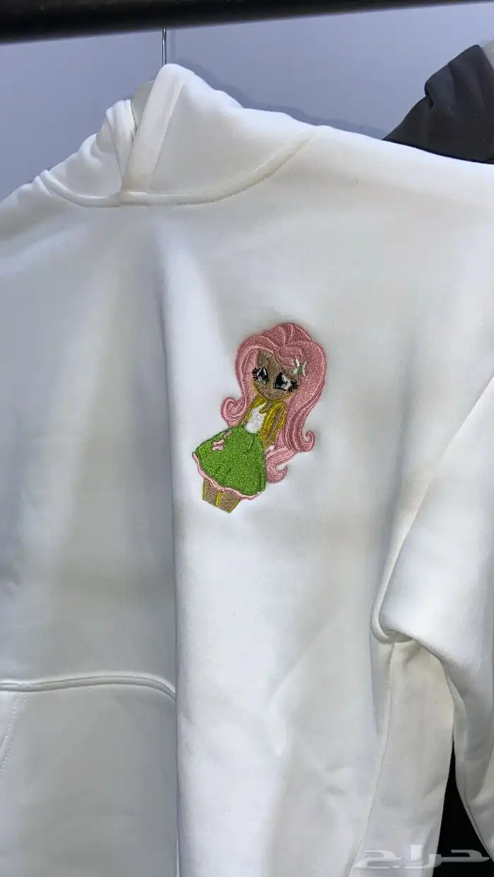 تطريز بلوفراتنا غير   . 5