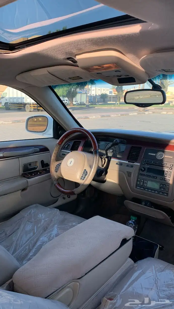 لنكولن تاون كار 2003 10