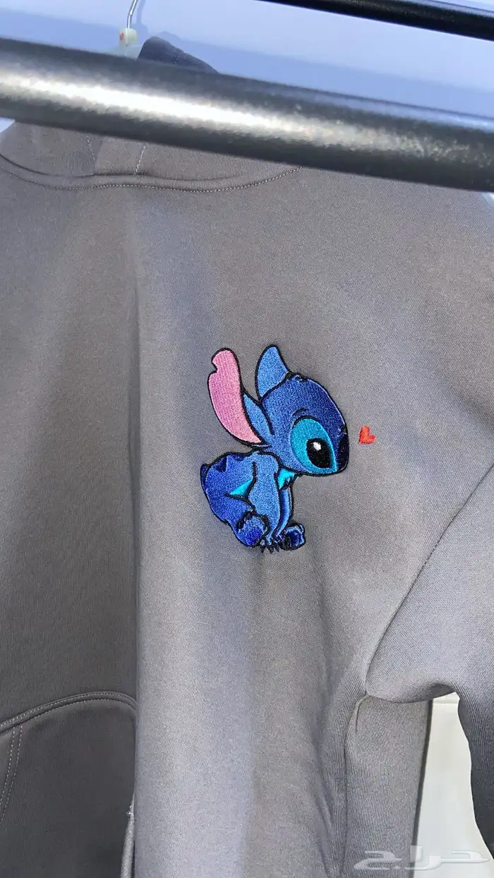 تطريز بلوفراتنا غير   . 7