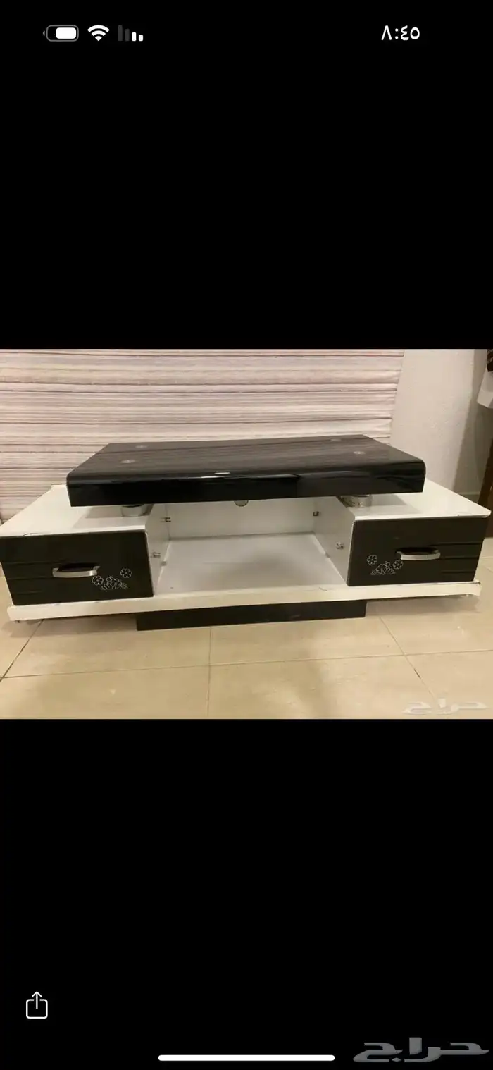 دولاب الشاشة مترين نظيف مافي اي عيوب ب 180 0