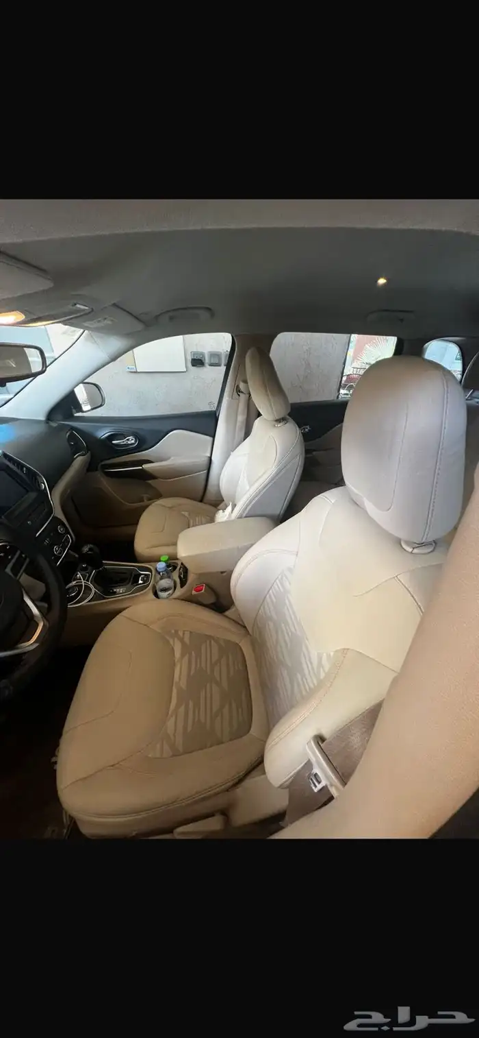 جيب شيروكي 2019 دفع رباعي لونجيتيود 5