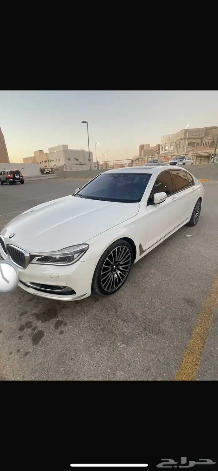 بي ام دبليو2017 فل كامل اعلى مواصفات740الموقع بريده 3