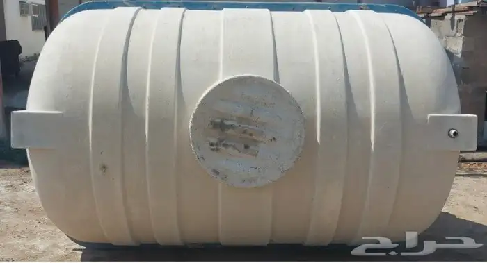 خزان ماء فايبرجلاس كبير مستخدم 1