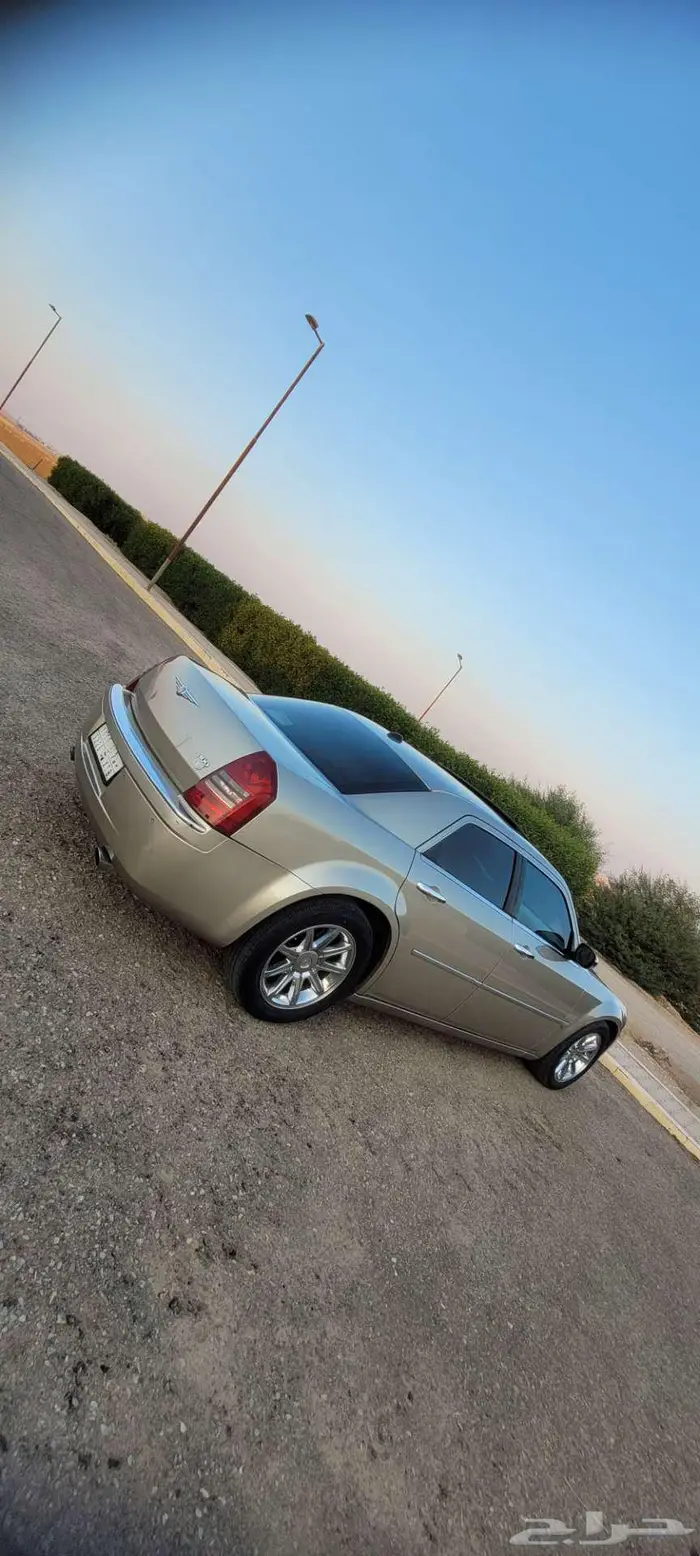 اللبيع كلايزلر هيمي قمه ف النظافه بلد بدي محركاتv8م2006وكاله 73