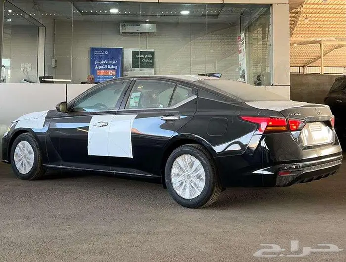 نيسان اليتما اسود استاندر 2025 لدى الفريدي 2