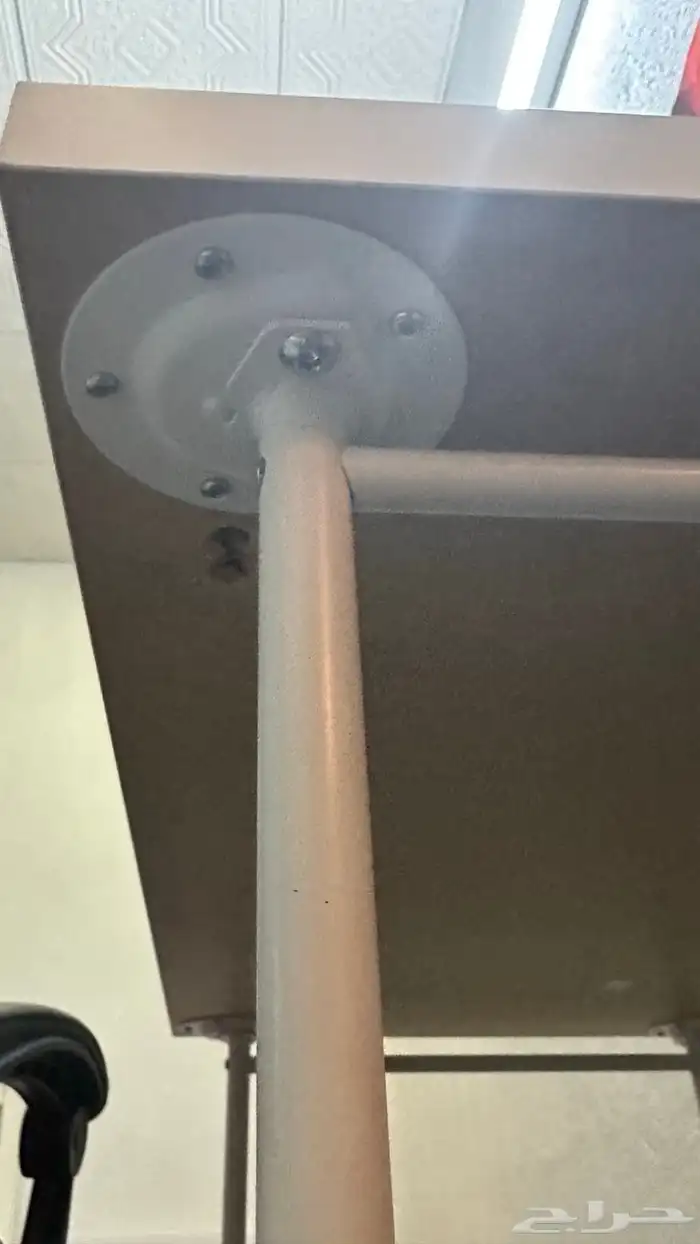 طاوله وكرسي العاب 1