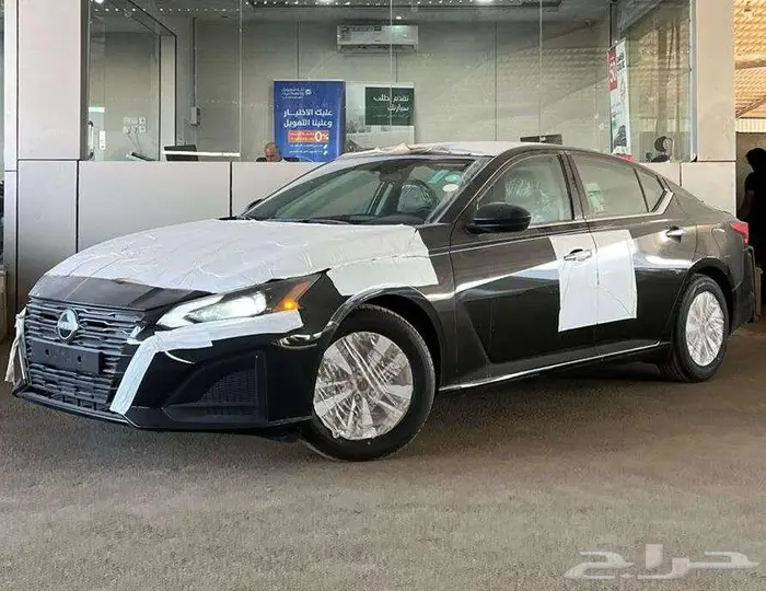 نيسان اليتما اسود استاندر 2025 لدى الفريدي 0